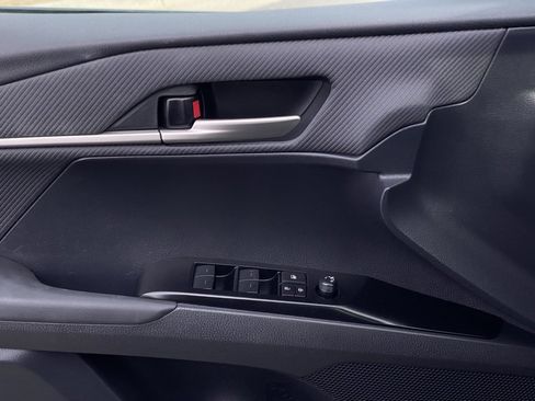 Used 2025 Toyota Camry SE image 19