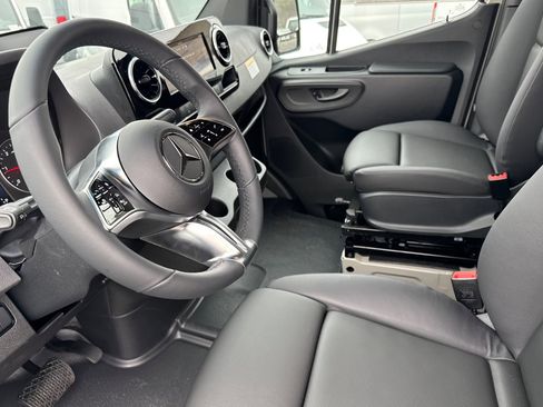 New 2026 Mercedes-Benz Sprinter 2500 image 10