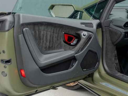 Used 2023 Lamborghini Huracan Tecnica image 6