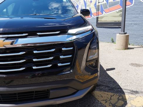 New 2027 Chevrolet Equinox LT w/ Convenience Package II AWD/4WD image 3