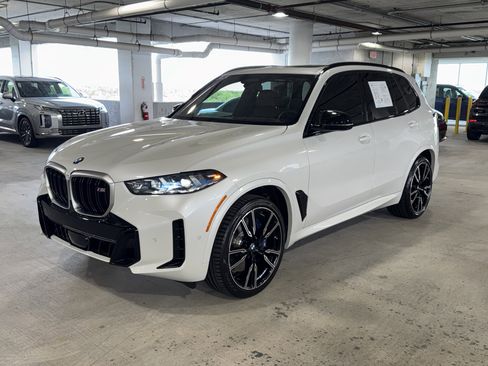 Used 2025 BMW X5 M60i image 4