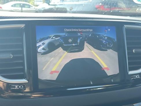 Used 2025 Chrysler Pacifica Select FWD image 19