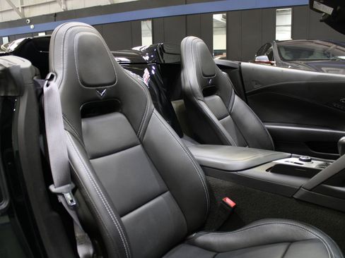 Used 2014 Chevrolet Corvette Stingray Convertible w/ 3LT Preferred Equipment Group RWD image 21