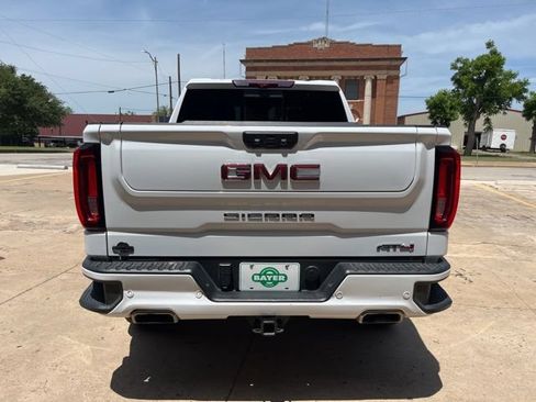 Used 2024 GMC Sierra 1500 AT4 w/ Technology Package AWD/4WD image 4