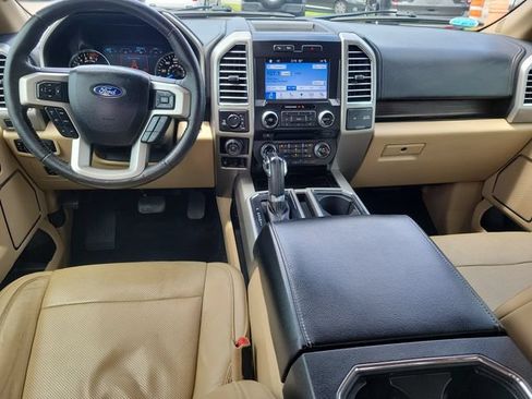 Used 2016 Ford F150 Lariat w/ Equipment Group 502A Luxury AWD/4WD image 9