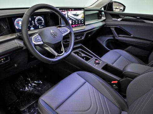 New 2026 Volkswagen Tiguan SE AWD/4WD image 6