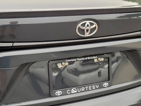 Certified 2025 Toyota Corolla SE image 25