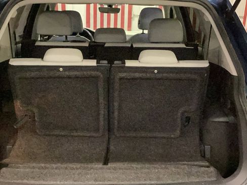 Used 2018 Volkswagen Tiguan SE w/ Panoramic Sunroof Package image 6