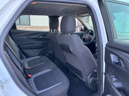 Used 2023 Chevrolet TrailBlazer LS FWD image 11