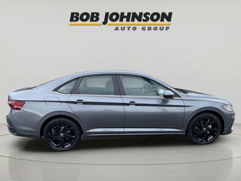 New 2025 Volkswagen Jetta SE image 7