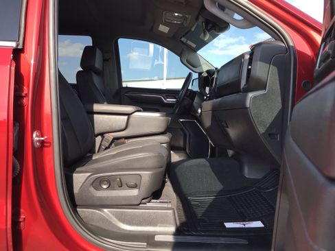 Used 2024 GMC Sierra 1500 SLT w/ X31 Off-Road Package image 19