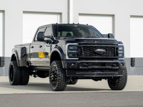 Used 2025 Ford F450 Platinum image 5