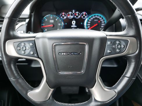 Used 2018 GMC Yukon Denali w/ Denali Ultimate Package AWD/4WD image 25