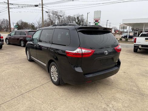 Used 2017 Toyota Sienna image 3