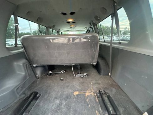 Used 2006 Ford E-350 and Econoline 350 XLT RWD image 45