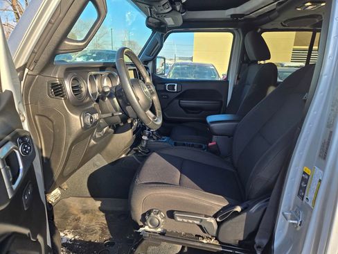 Used 2022 Jeep Wrangler Unlimited Sport image 29