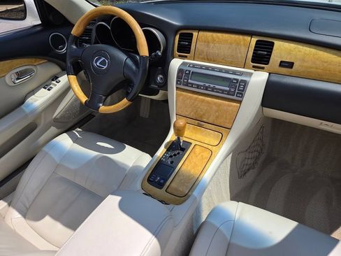 Used 2005 Lexus SC 430 Convertible RWD image 35