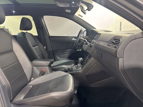 Used 2021 Volkswagen Tiguan SE R-Line image 28