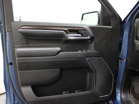 Used 2024 GMC Sierra 1500 SLT image 6