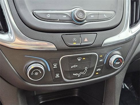 Used 2022 Chevrolet Equinox LT image 22