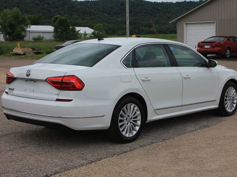 Used 2016 Volkswagen Passat 1.8T image 6