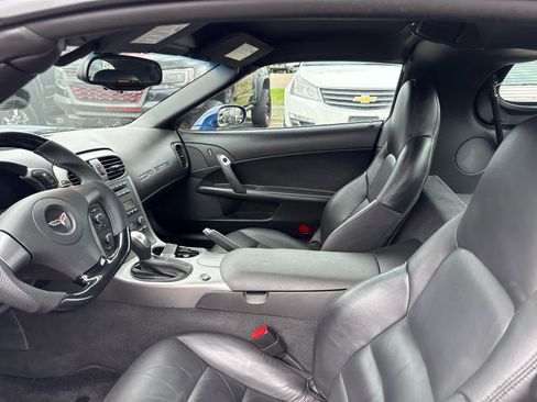 Used 2007 Chevrolet Corvette Coupe w/ Roof Package RWD image 9