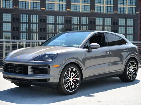 Used 2026 Porsche Cayenne S image 1