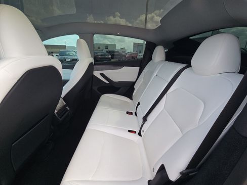 Used 2026 Tesla Model Y 2WD image 26