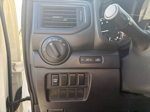 Used 2022 Nissan Titan S image 25