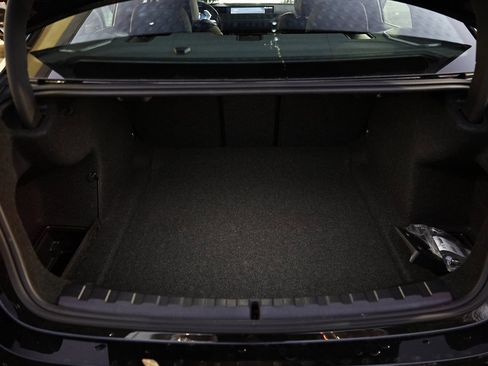 New 2026 BMW 330i Sedan w/ M Sport Package image 28