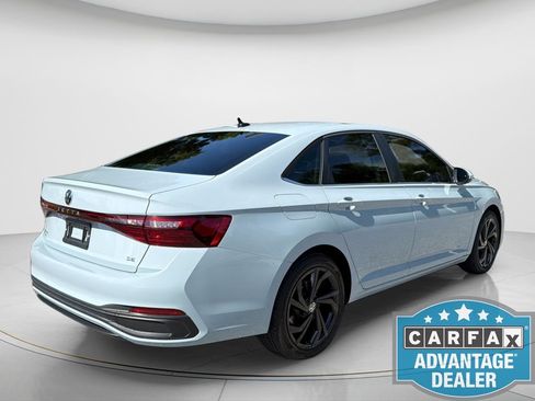 Used 2025 Volkswagen Jetta SE w/ Sunroof Package FWD image 6
