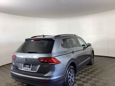 Used 2019 Volkswagen Tiguan SE AWD/4WD image 2