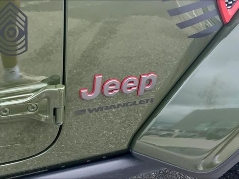 Used 2023 Jeep Wrangler Unlimited Rubicon AWD/4WD image 31