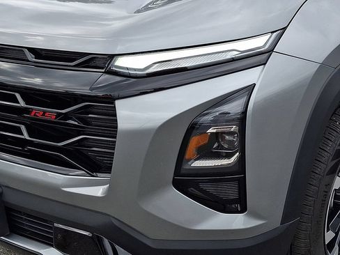 Used 2026 Chevrolet Equinox RS AWD/4WD image 9