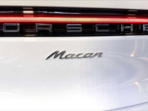 Certified 2026 Porsche Macan image 35