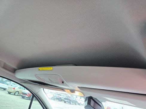 Used 2022 Ford Transit Connect XL image 40