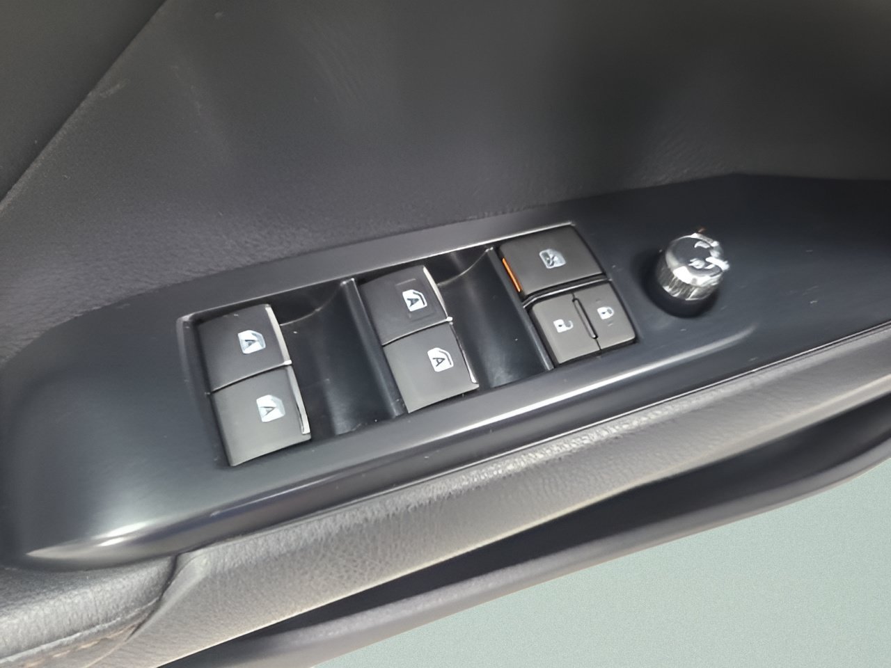 Used 2020 Toyota Camry XLE FWD image 20