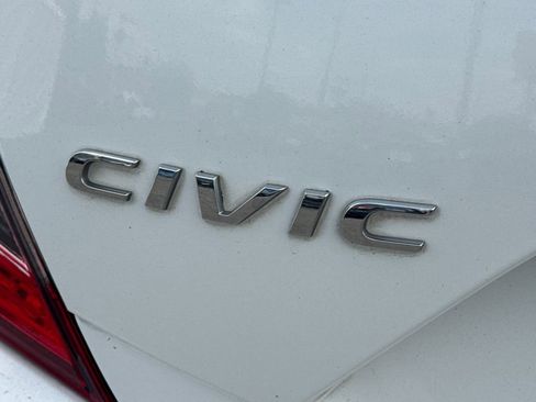 Used 2017 Honda Civic EX-T image 9