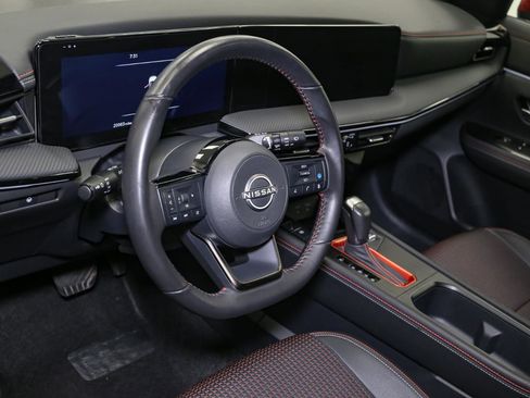 Used 2025 Nissan Kicks SR AWD/4WD image 23
