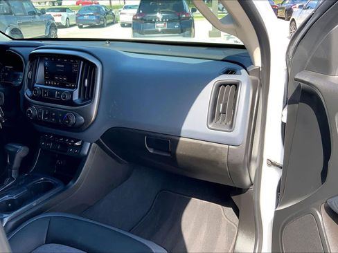 Used 2021 Chevrolet Colorado Z71 AWD/4WD image 18
