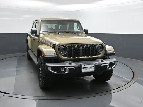 New 2026 Jeep Gladiator Sport AWD/4WD image 17