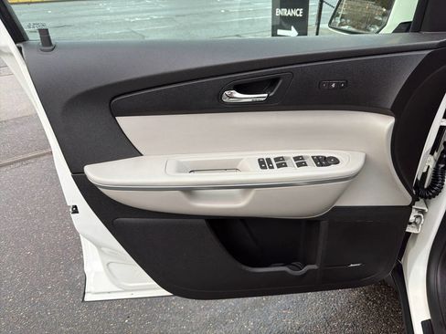 Used 2007 GMC Acadia SLT image 36