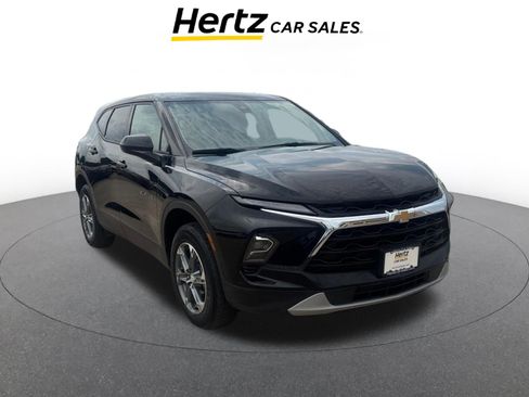 Used 2025 Chevrolet Blazer LT FWD image 1
