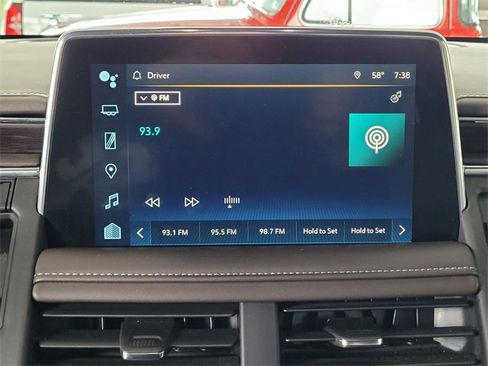 Used 2024 Chevrolet Suburban LT image 21