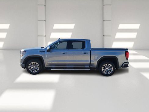 Used 2023 GMC Sierra 1500 Denali w/ Technology Package AWD/4WD image 4