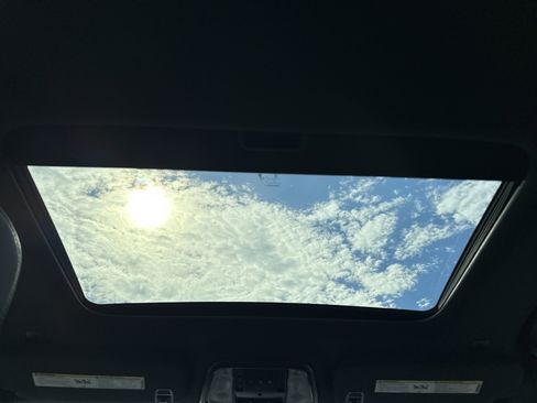 Used 2023 Dodge Durango GT image 25