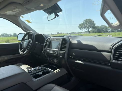 Used 2021 Ford Expedition XLT AWD/4WD image 16