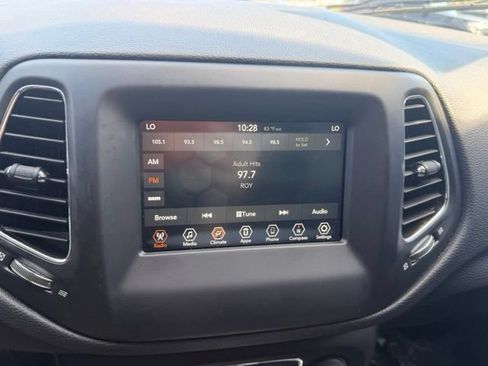 Used 2020 Jeep Compass Latitude w/ Popular Equipment Group FWD image 22