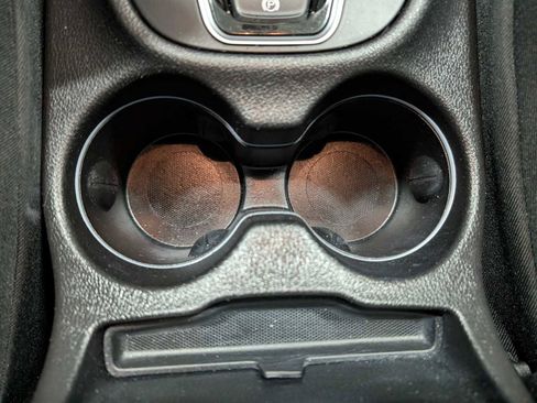 Used 2019 Jeep Cherokee Limited image 27