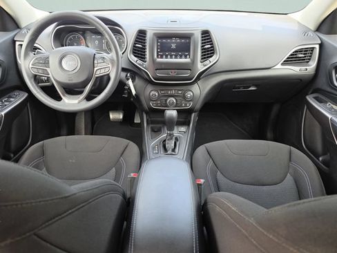 Certified 2019 Jeep Cherokee Latitude w/ Popular Appearance Group FWD image 15